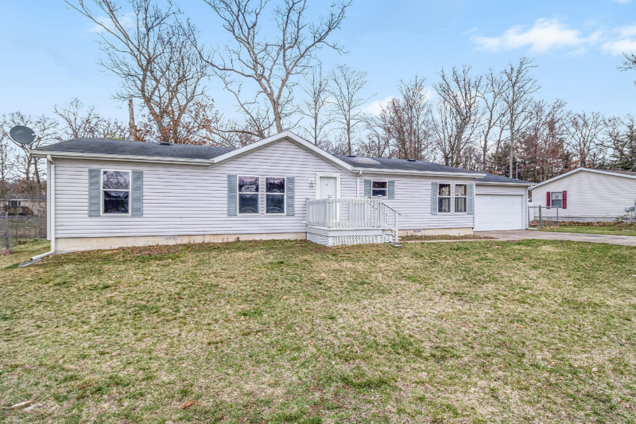 22 Oak Grove Road Springfield, MI 49037 - Photo 2 of 17 DSCF8867