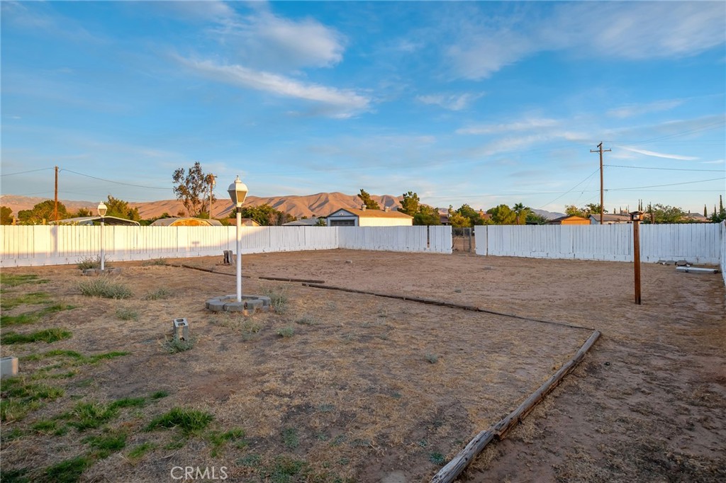 10966 Neola Road Apple Valley, CA 92308 - Photo 22 of 30