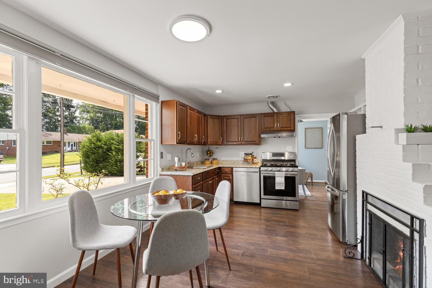 5333 Ravensworth Road Springfield, VA 22151 - Photo 14 of 38 Sunny eat-in kitchen w stainless steel appliances!