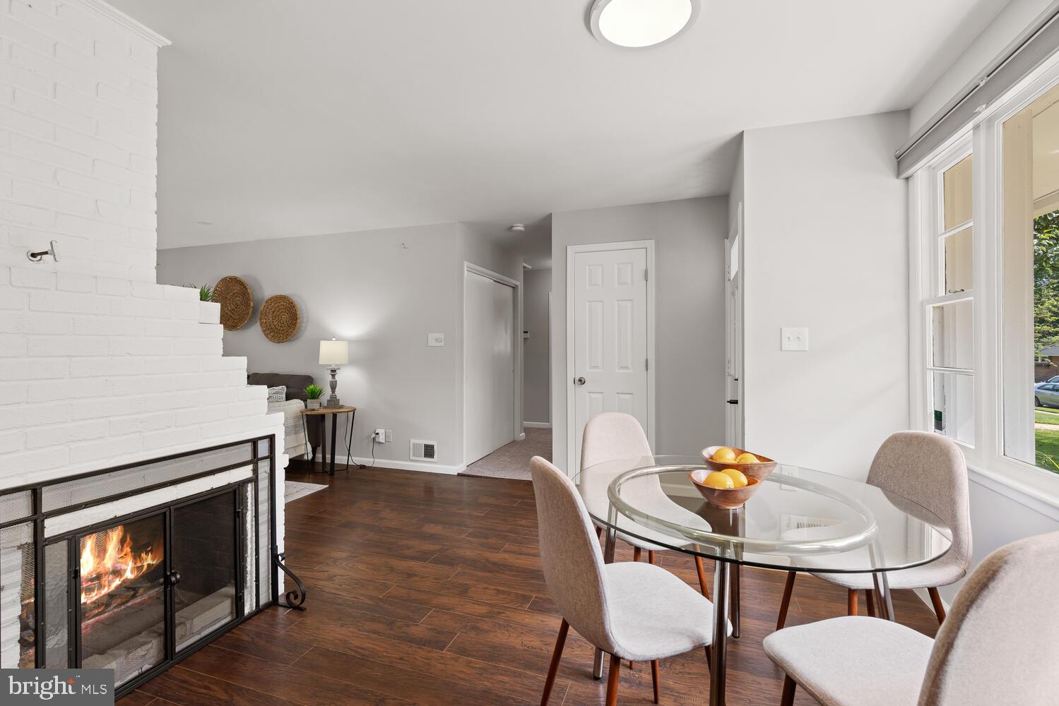 5333 Ravensworth Road Springfield, VA 22151 - Photo 2 of 38 Sunny eat-in kitchen w stainless steel appliances!