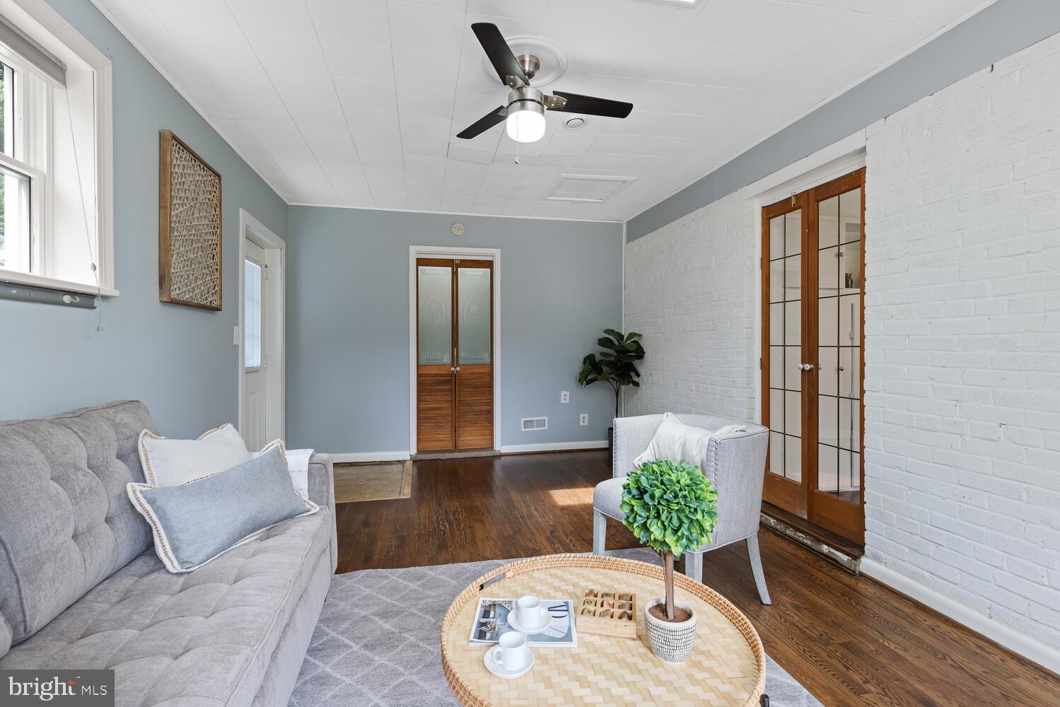 5333 Ravensworth Road Springfield, VA 22151 - Photo 23 of 38 Light-filled family room with large window!