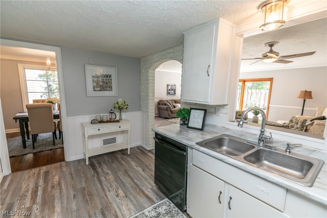 1383 Brainard Road Lyndhurst, OH 44124 - Photo 17 of 35