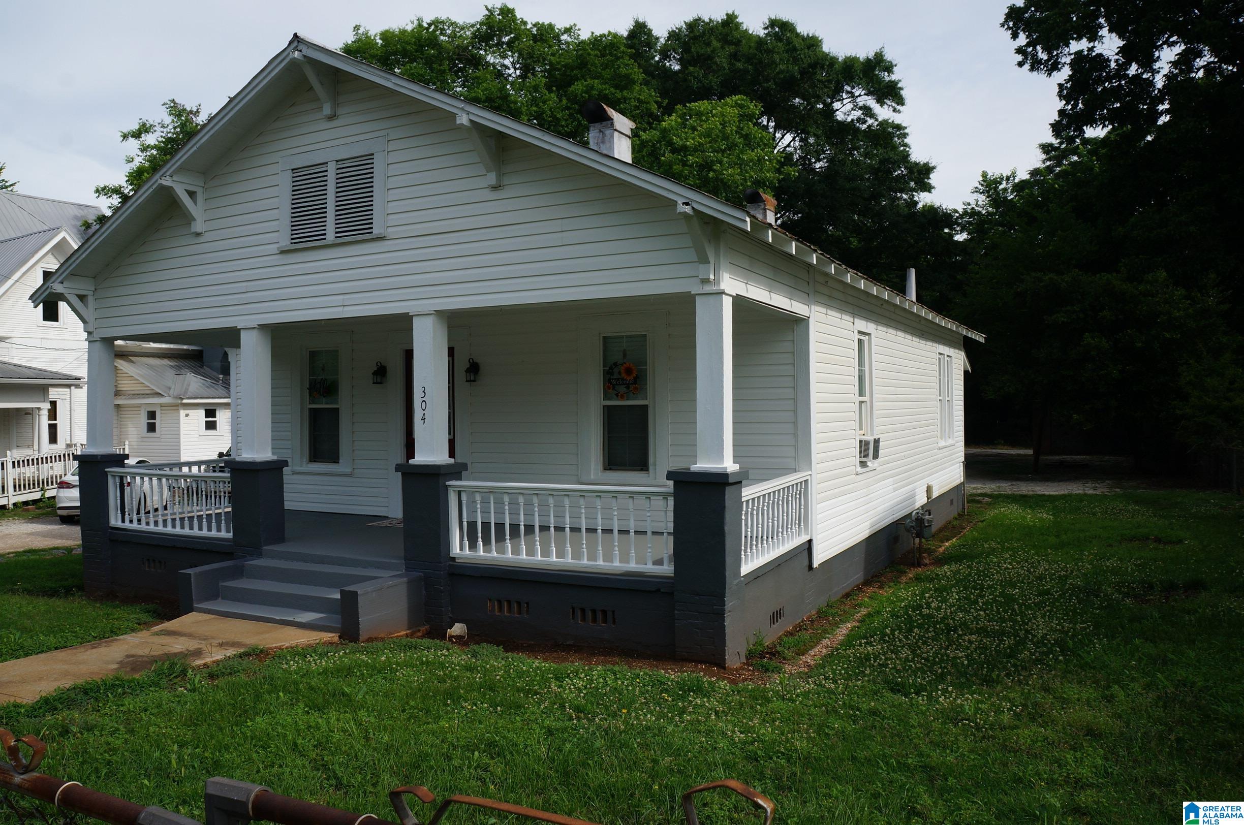 304 East 3rd Street Sylacauga, AL 35150 - Photo 3 of 40