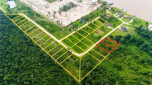 a view of a tennis court