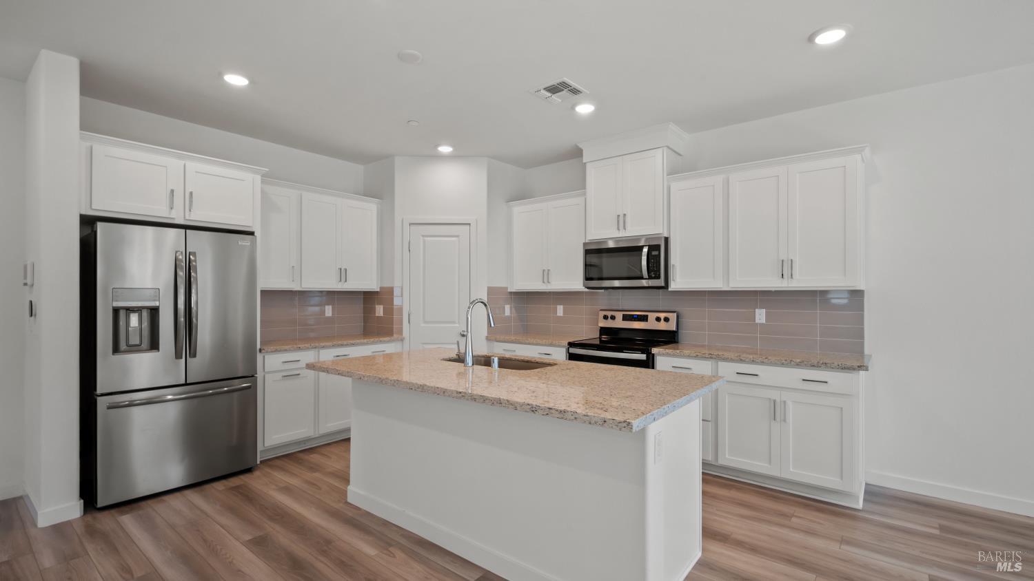 1586 Waterside Lane Rohnert Park, CA 94928 - Photo 8 of 40