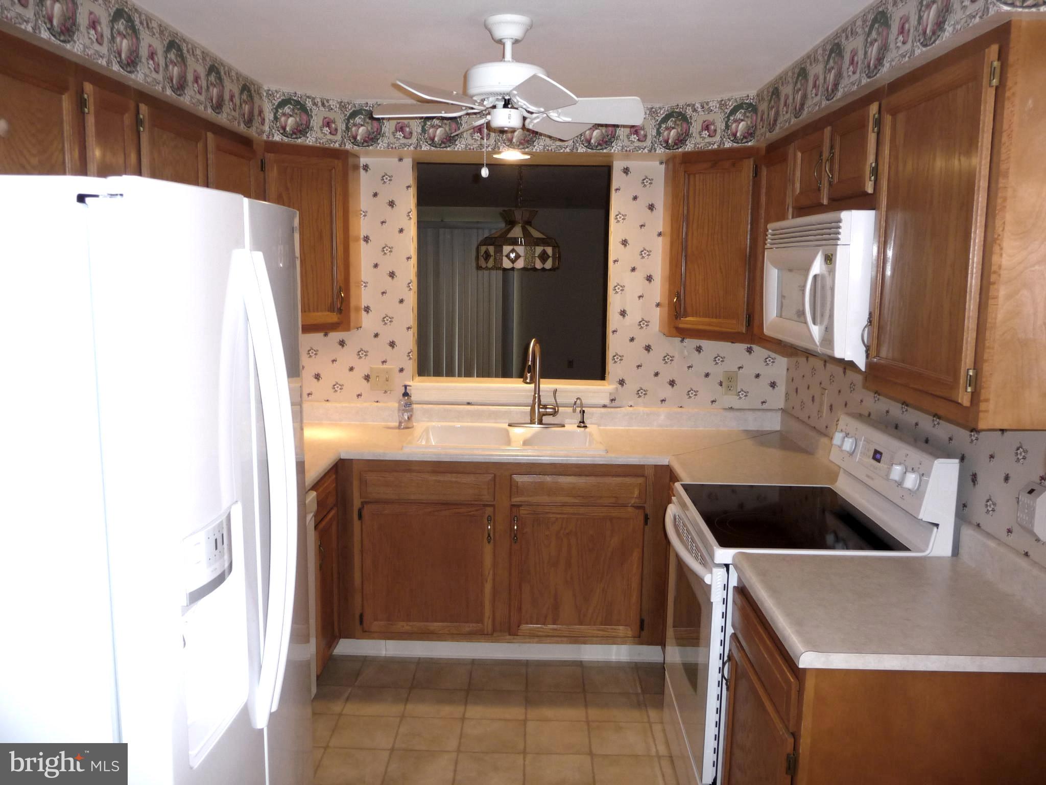 304 Stonegate Road York, PA 17408 - Photo 3 of 20 Gallery Image 3