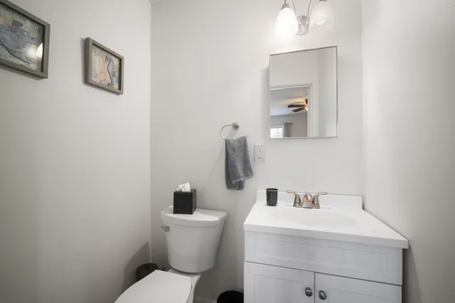 $198,000 | 612 Laurel Lake Road, Unit 8, Thiensville, WI 53092