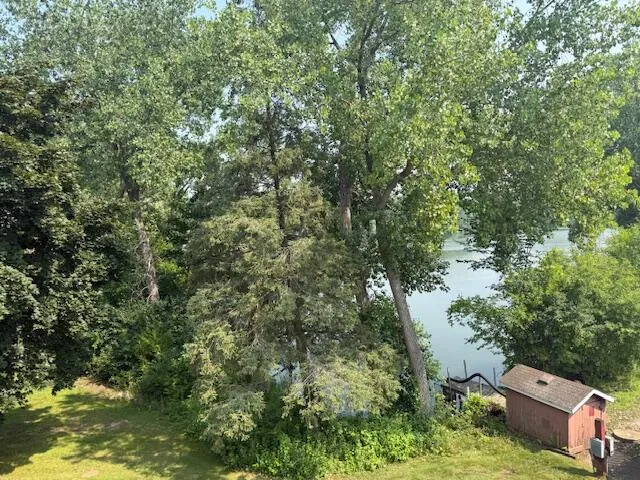 $198,000 | 612 Laurel Lake Road, Unit 8, Thiensville, WI 53092