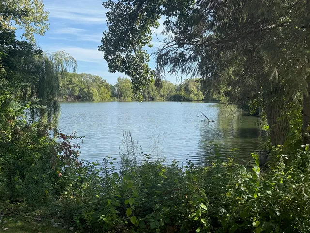 $198,000 | 612 Laurel Lake Road, Unit 8, Thiensville, WI 53092