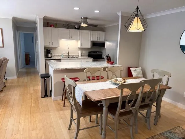 $198,000 | 612 Laurel Lake Road, Unit 8, Thiensville, WI 53092