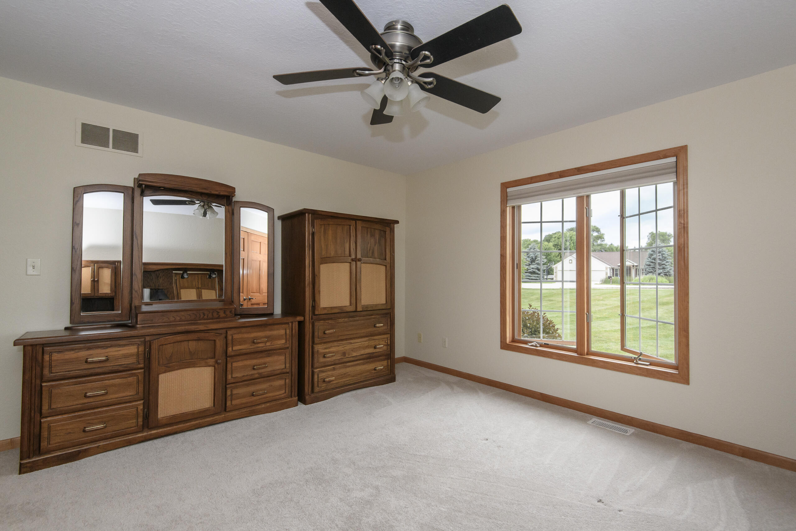 N5158 Union Hill Road Concord, WI 53066 - Photo 29 of 61 2nd Bedroom