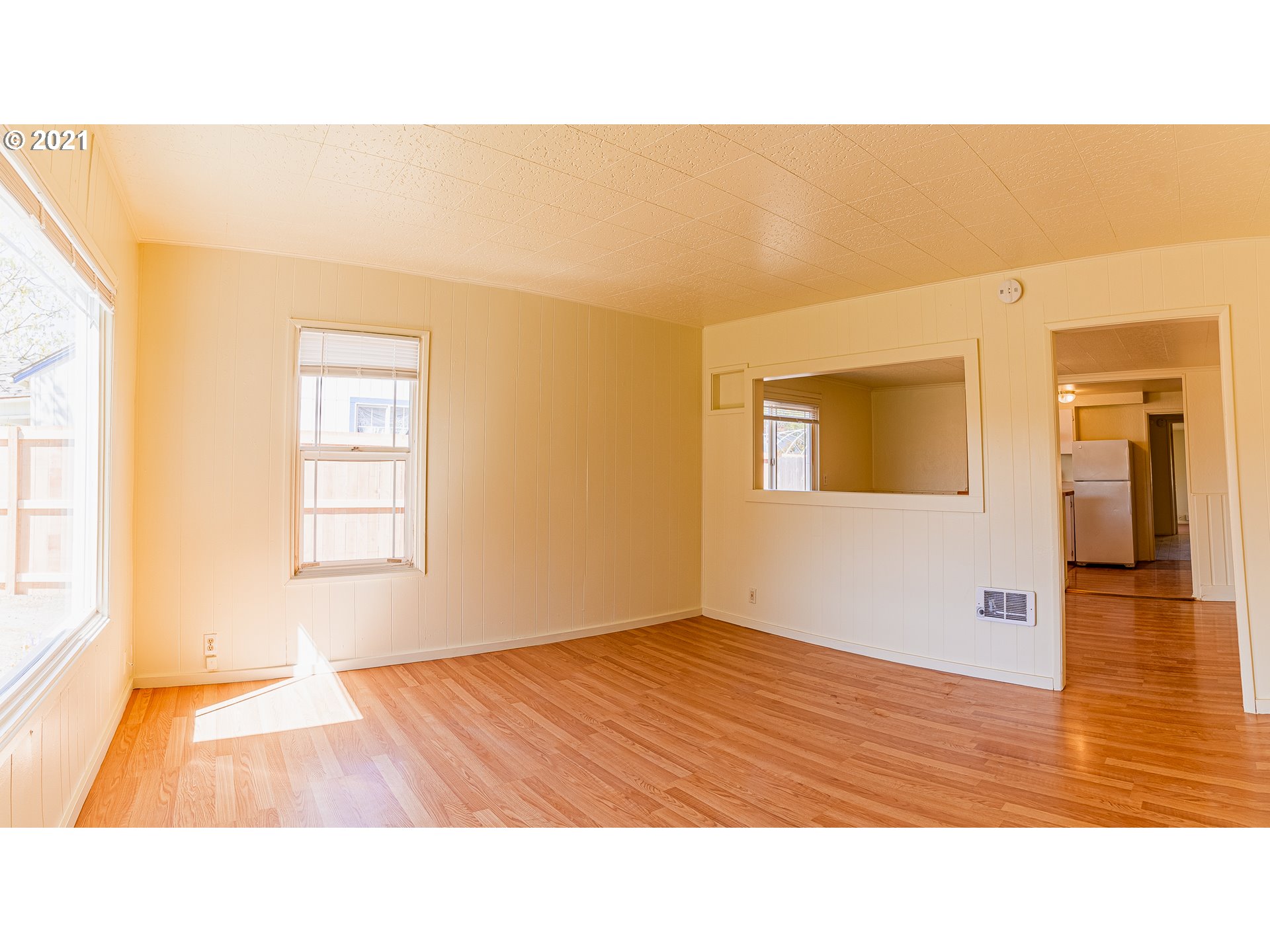 1148 L Street Springfield, OR 97477 - Photo 4 of 23