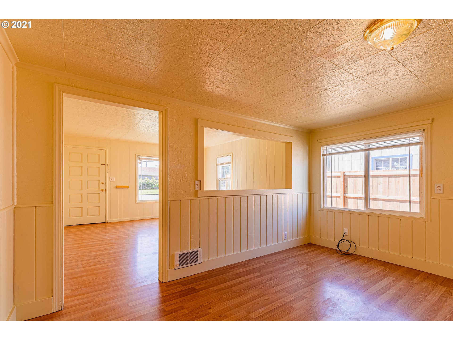 1148 L Street Springfield, OR 97477 - Photo 8 of 23