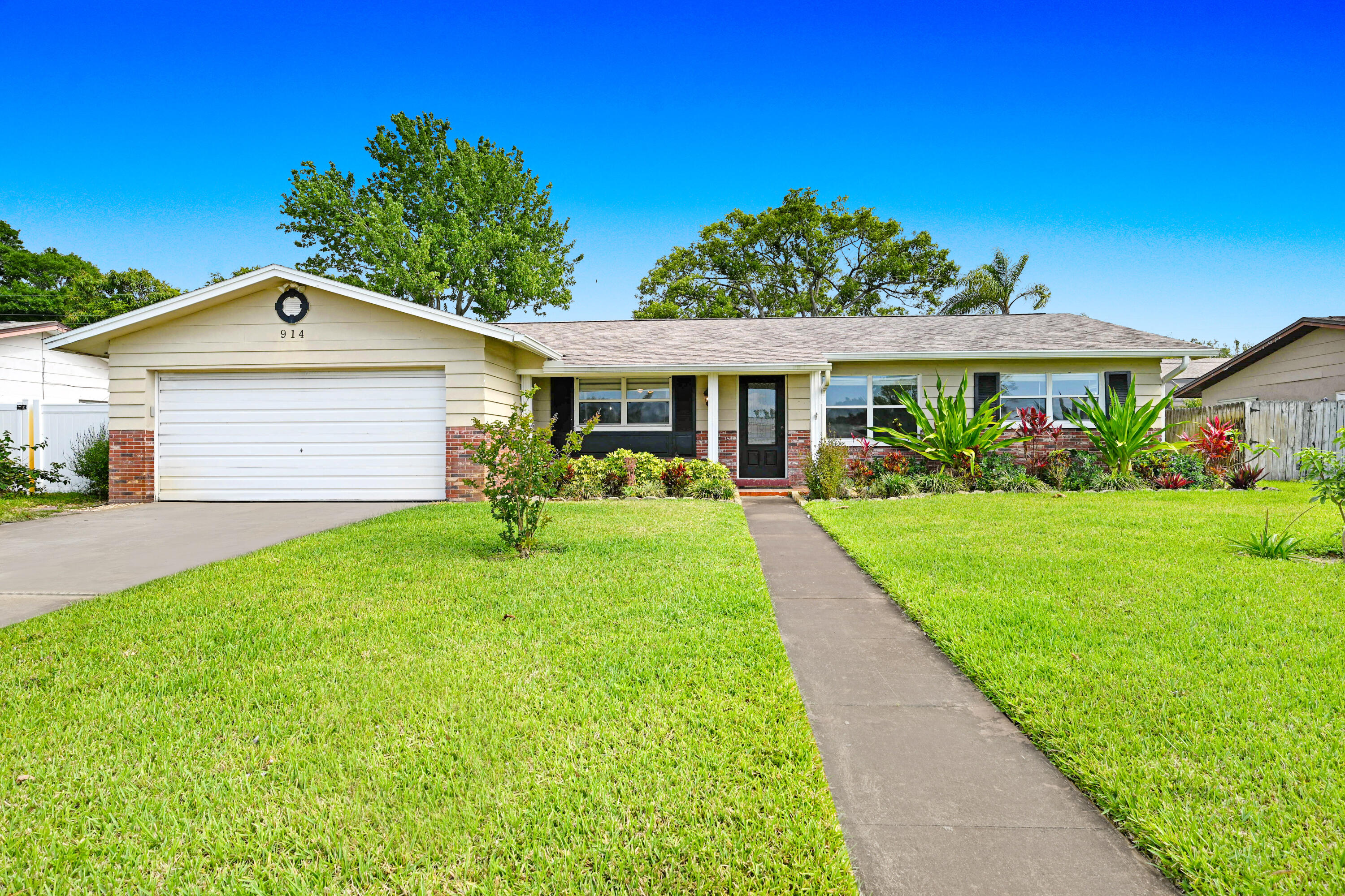 914 Kings Post Road Rockledge, FL 32955 - Photo 1 of 25 DSC_1579