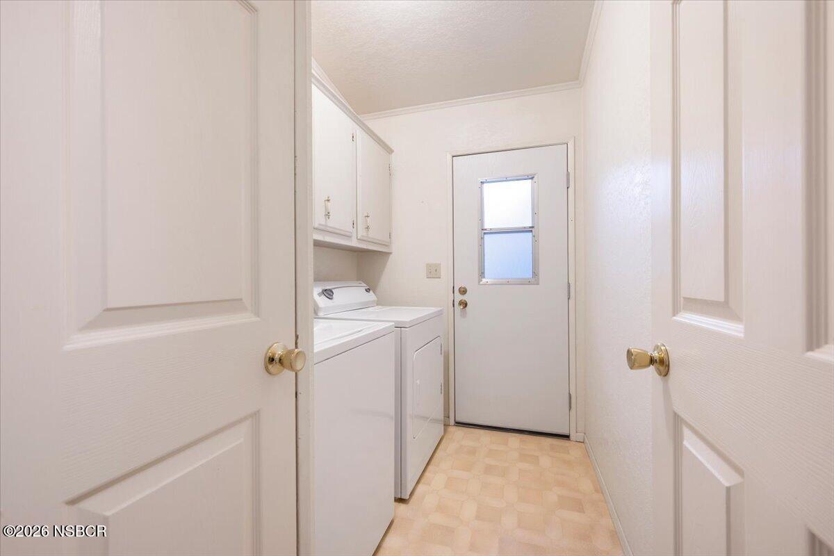 927 Vista Del Rio Santa Maria, CA 93458 - Photo 18 of 26 21-Laundry Room