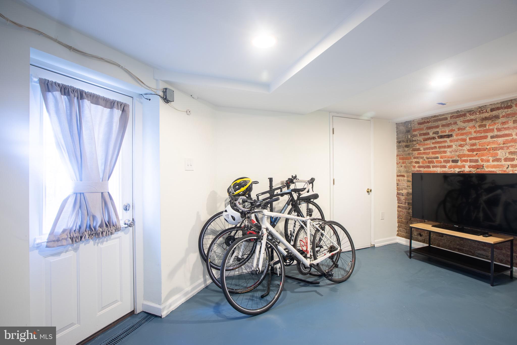 636 Columbia Road Northwest Washington, DC 20001 - Photo 19 of 39