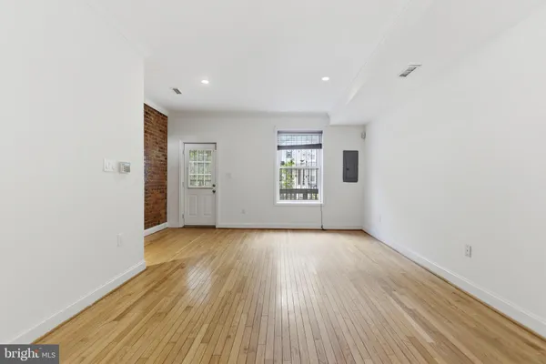 $5,200 | 636 Columbia Road Northwest, Washington, DC 20001