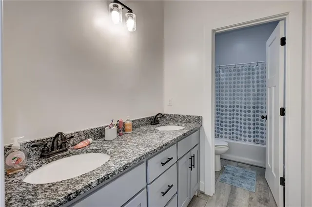 $385,000 | 1824 Silverback Way, Pittsburg, KS 66762