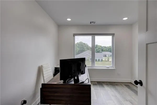 $379,900 | 1824 Silverback Way, Pittsburg, KS 66762