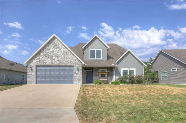 $379,900 | 1824 Silverback Way, Pittsburg, KS 66762