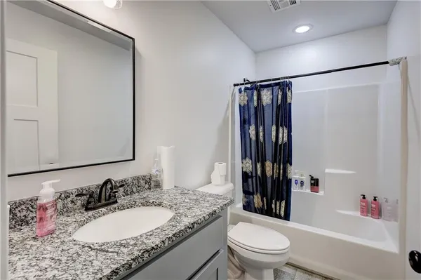 $379,900 | 1824 Silverback Way, Pittsburg, KS 66762