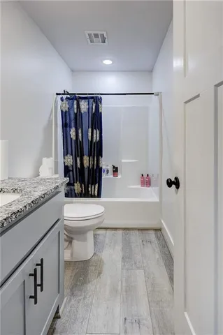 $385,000 | 1824 Silverback Way, Pittsburg, KS 66762