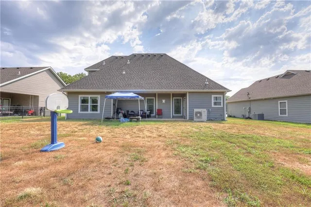 $385,000 | 1824 Silverback Way, Pittsburg, KS 66762