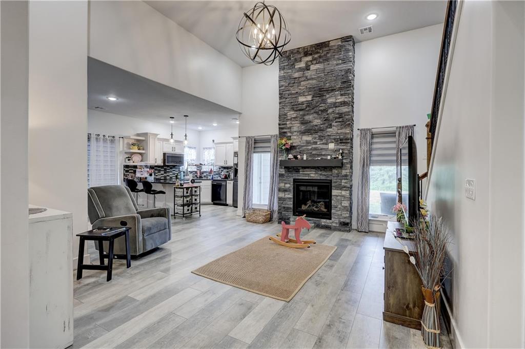 1824 Silverback Way Pittsburg, KS 66762 - Photo 5 of 31