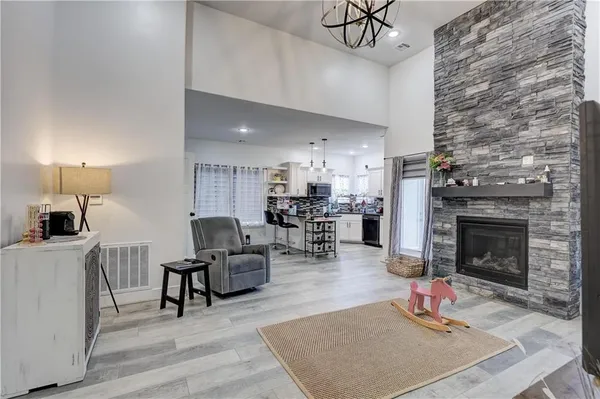 $379,900 | 1824 Silverback Way, Pittsburg, KS 66762