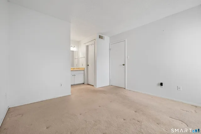 $205,000 | 82 Crown Knoll Court, Unit 151, Groton, CT 06340