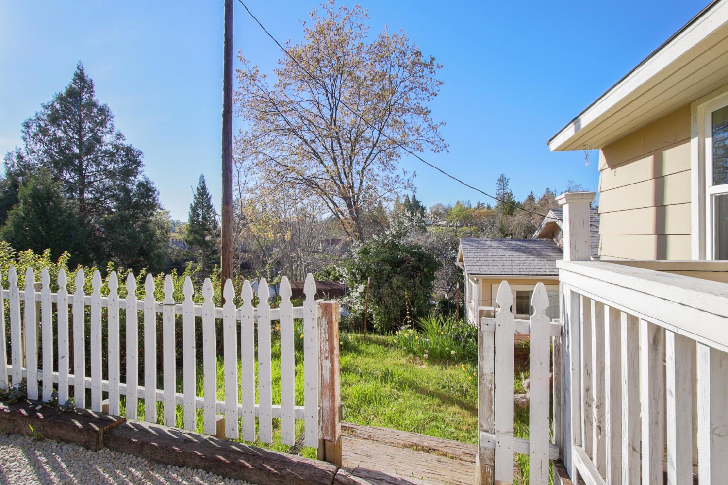 2905 Wood Street Placerville, CA 95667 - Photo 30 of 41 a view of a wooden fence