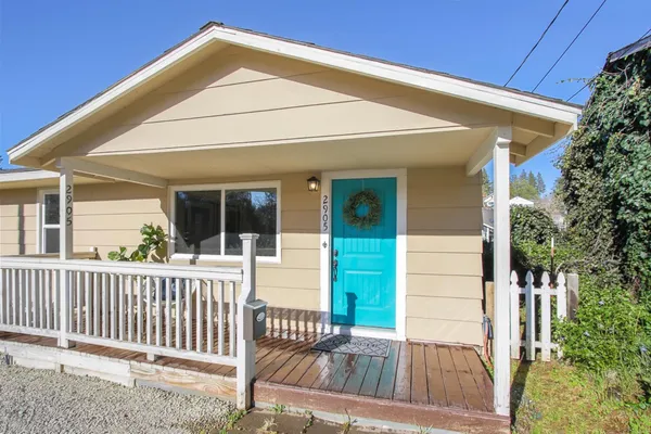 a view of a house with porch