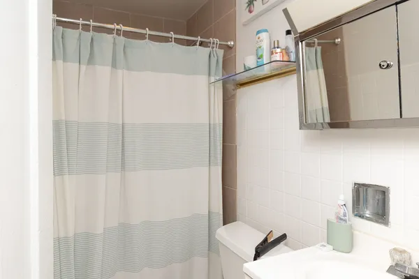 $3,500 | 2616 North Marshfield Avenue, Unit 2F, Chicago, IL 60614