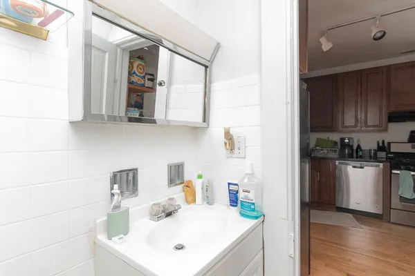 $3,500 | 2616 North Marshfield Avenue, Unit 2F, Chicago, IL 60614