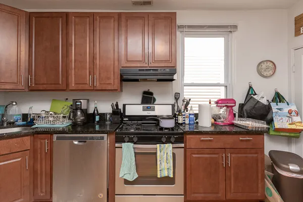 $3,500 | 2616 North Marshfield Avenue, Unit 2F, Chicago, IL 60614