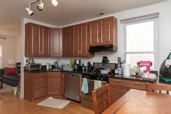 $3,500 | 2616 North Marshfield Avenue, Unit 2F, Chicago, IL 60614