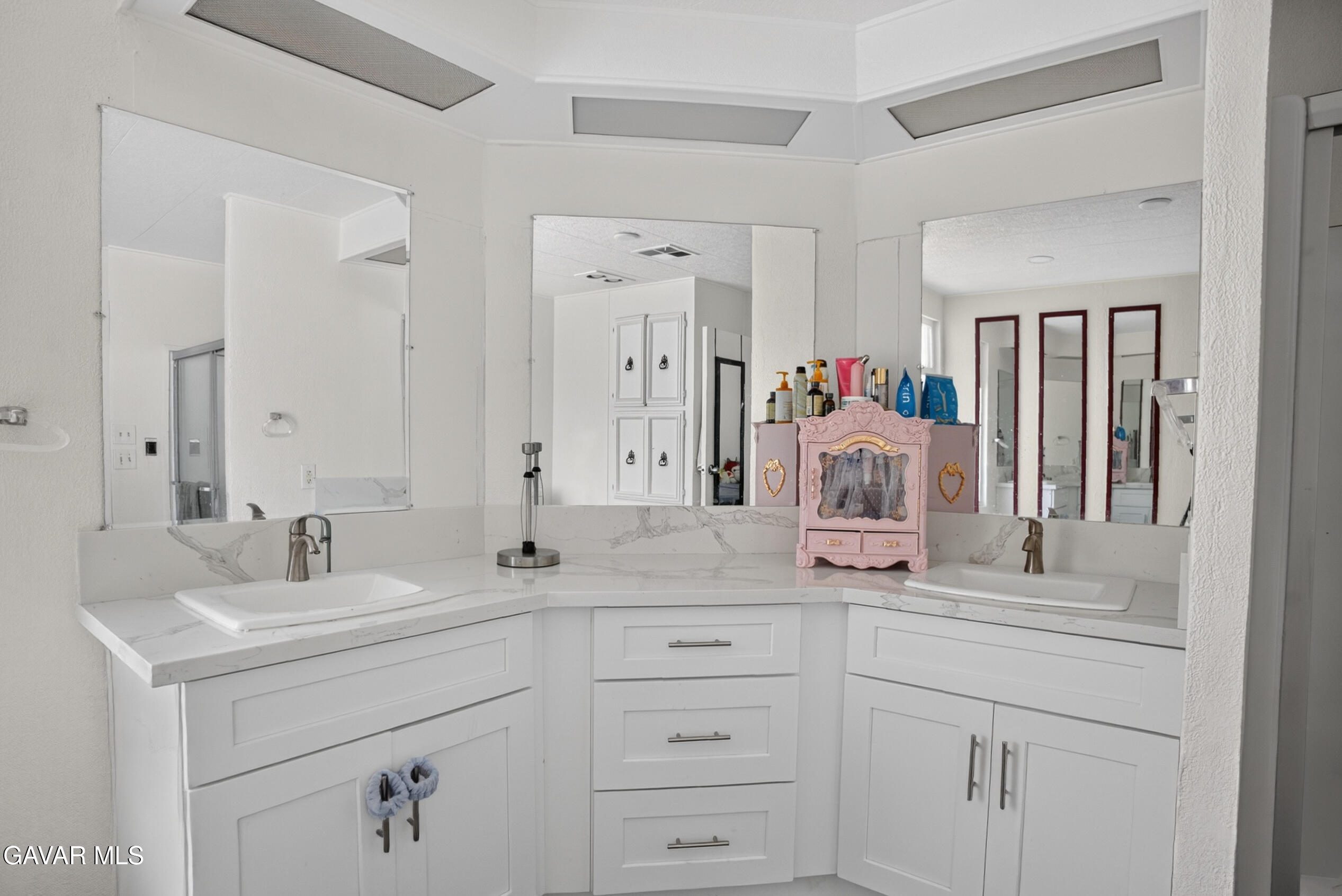 24303 Woolsey Canyon Road Canoga Park, CA 91304 - Photo 33 of 40 DSC_4777