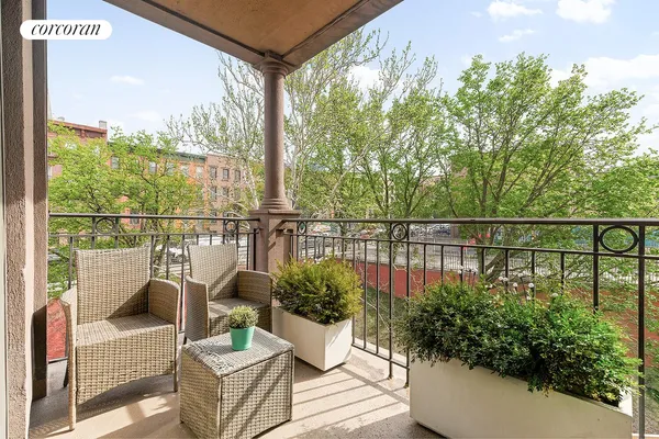$1,200,000 | 93 Rapelye Street, Unit 2G | Carroll Gardens
