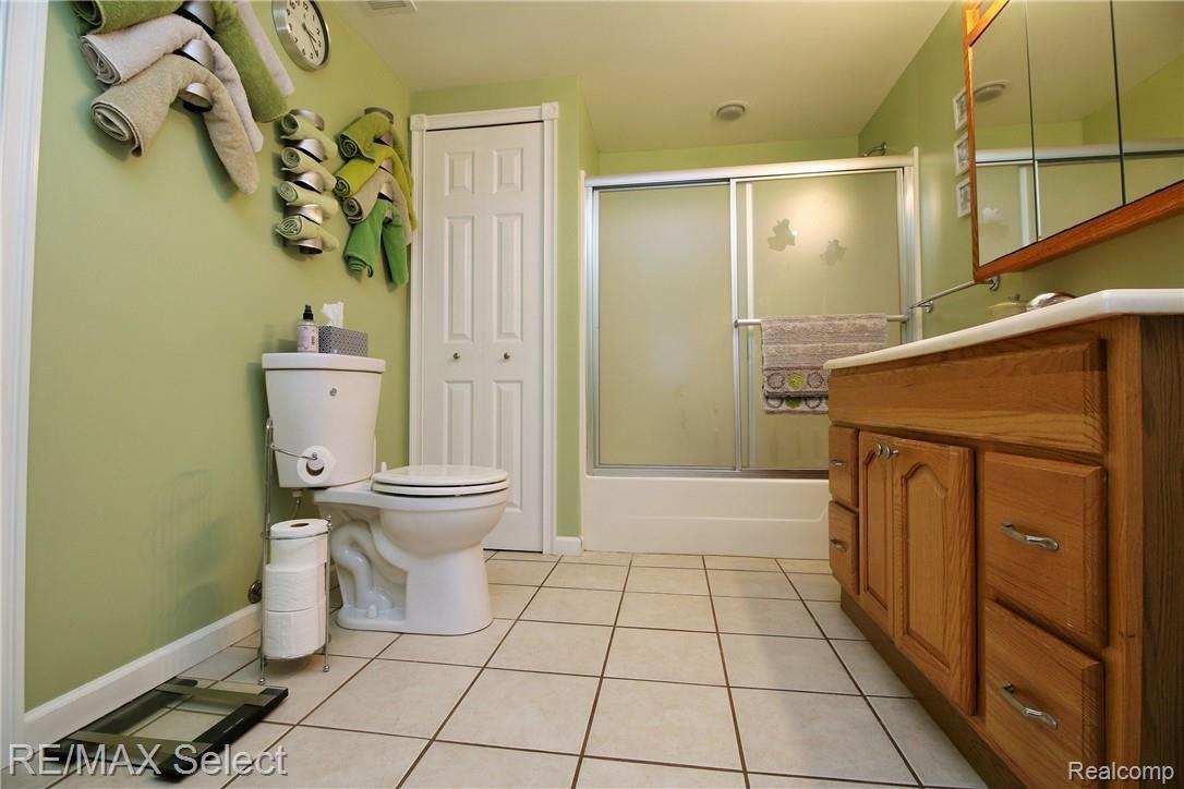 4281 Calkins Road Flint, MI 48532 - Photo 15 of 23 IMG_1430 (2).JPG