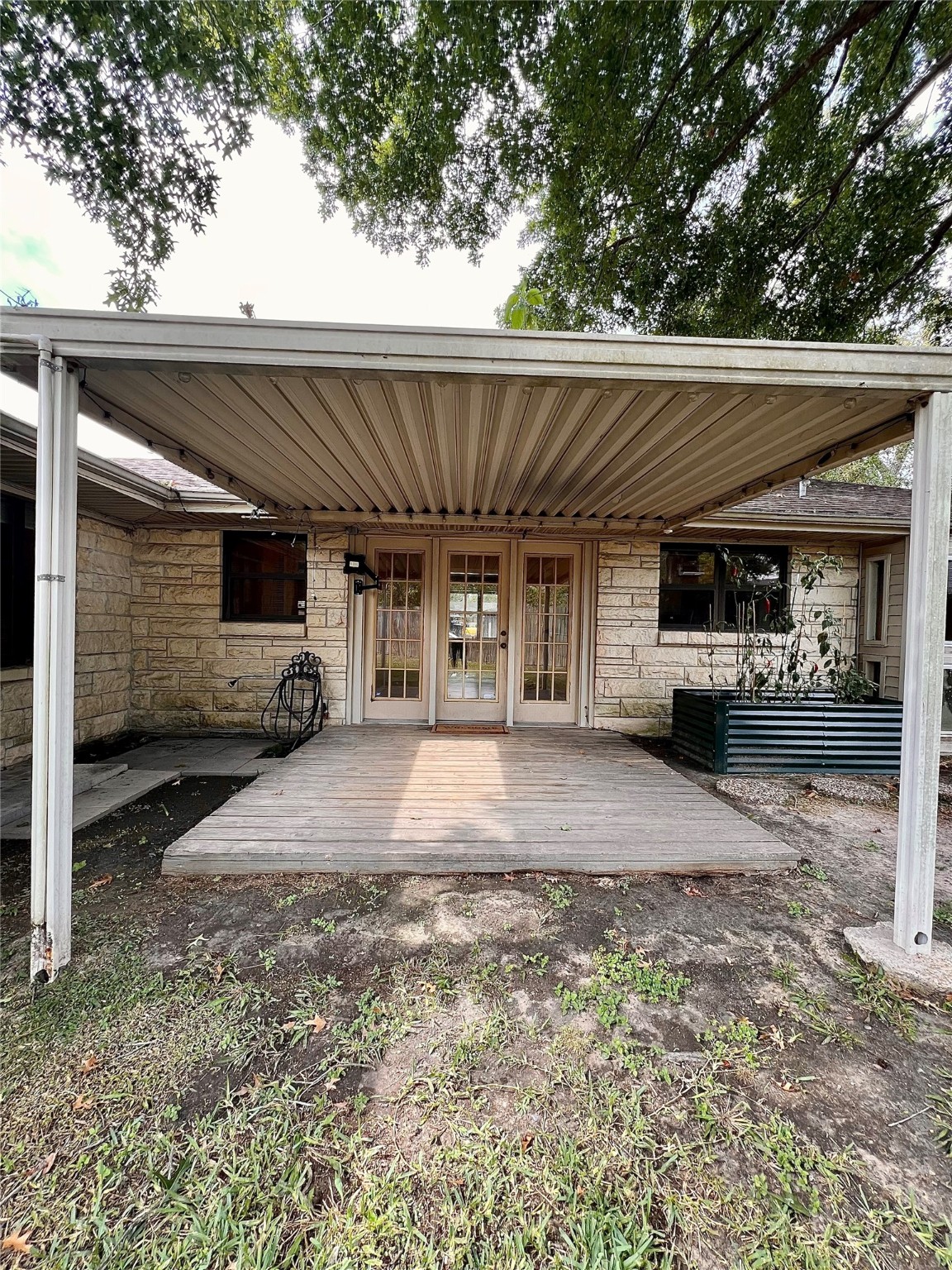 4218 Glebe Road Houston, TX 77018 - Photo 21 of 26 a view of a car park in front of house