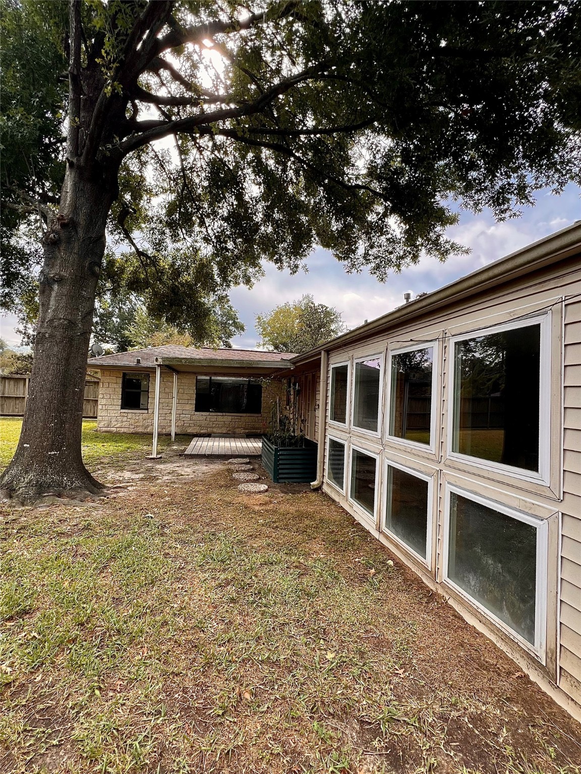 4218 Glebe Road Houston, TX 77018 - Photo 23 of 26 a front view of a house with a yard