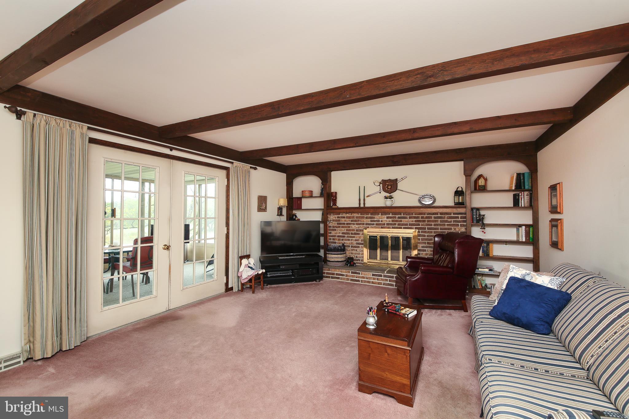 220 Woodhill Road Newtown, PA 18940 - Photo 11 of 28 Family Rm