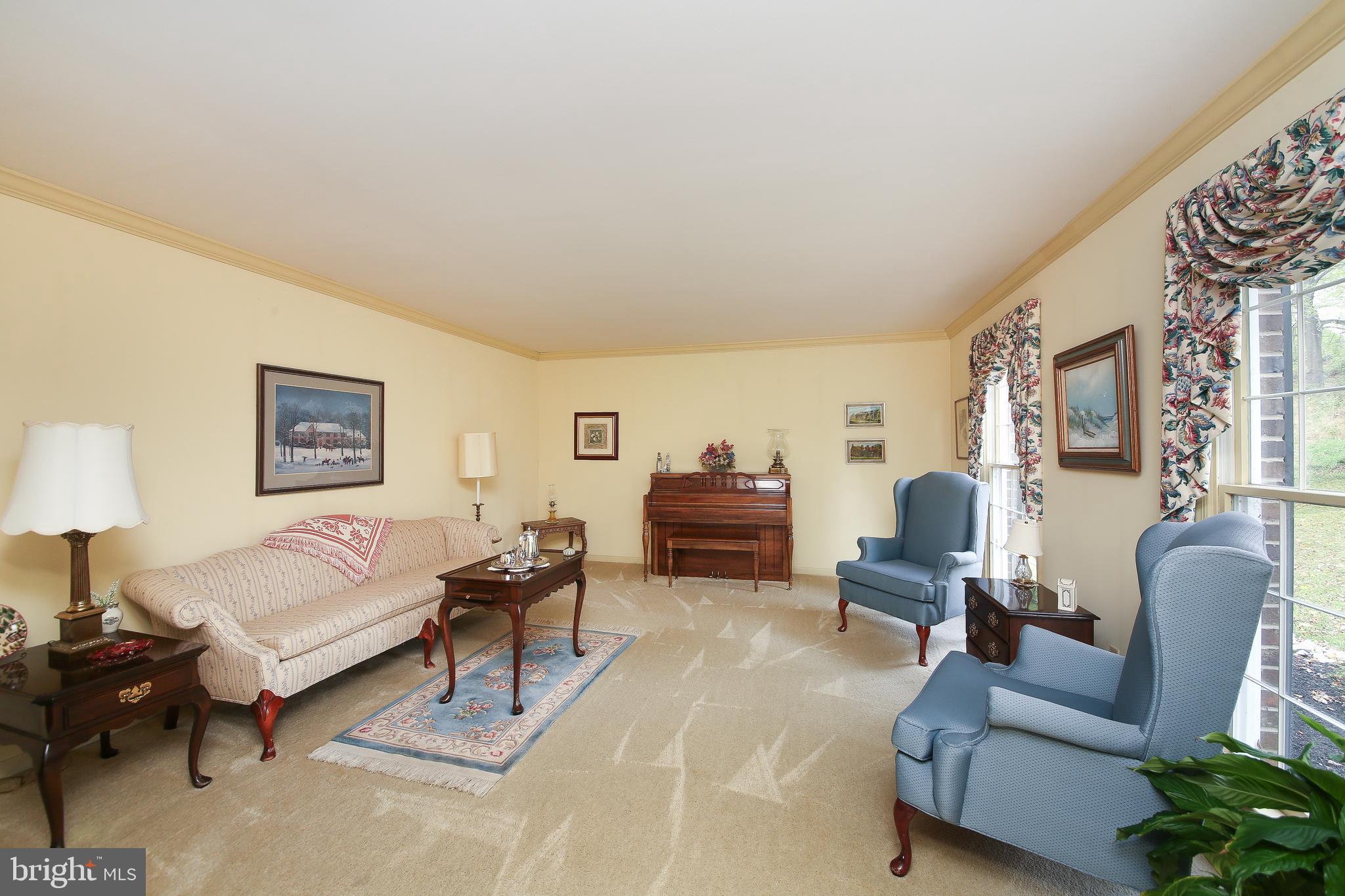 220 Woodhill Road Newtown, PA 18940 - Photo 12 of 28 Living room