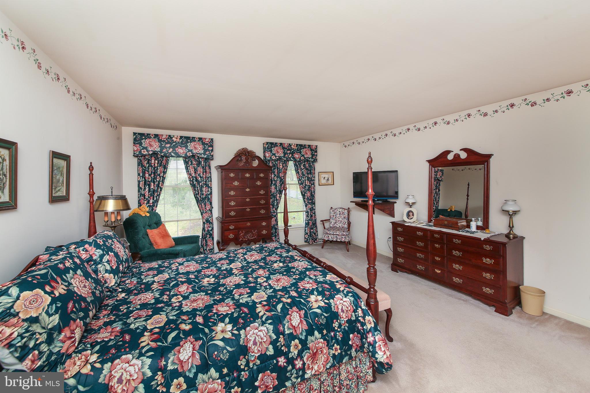 220 Woodhill Road Newtown, PA 18940 - Photo 17 of 28 Primary Bedroom