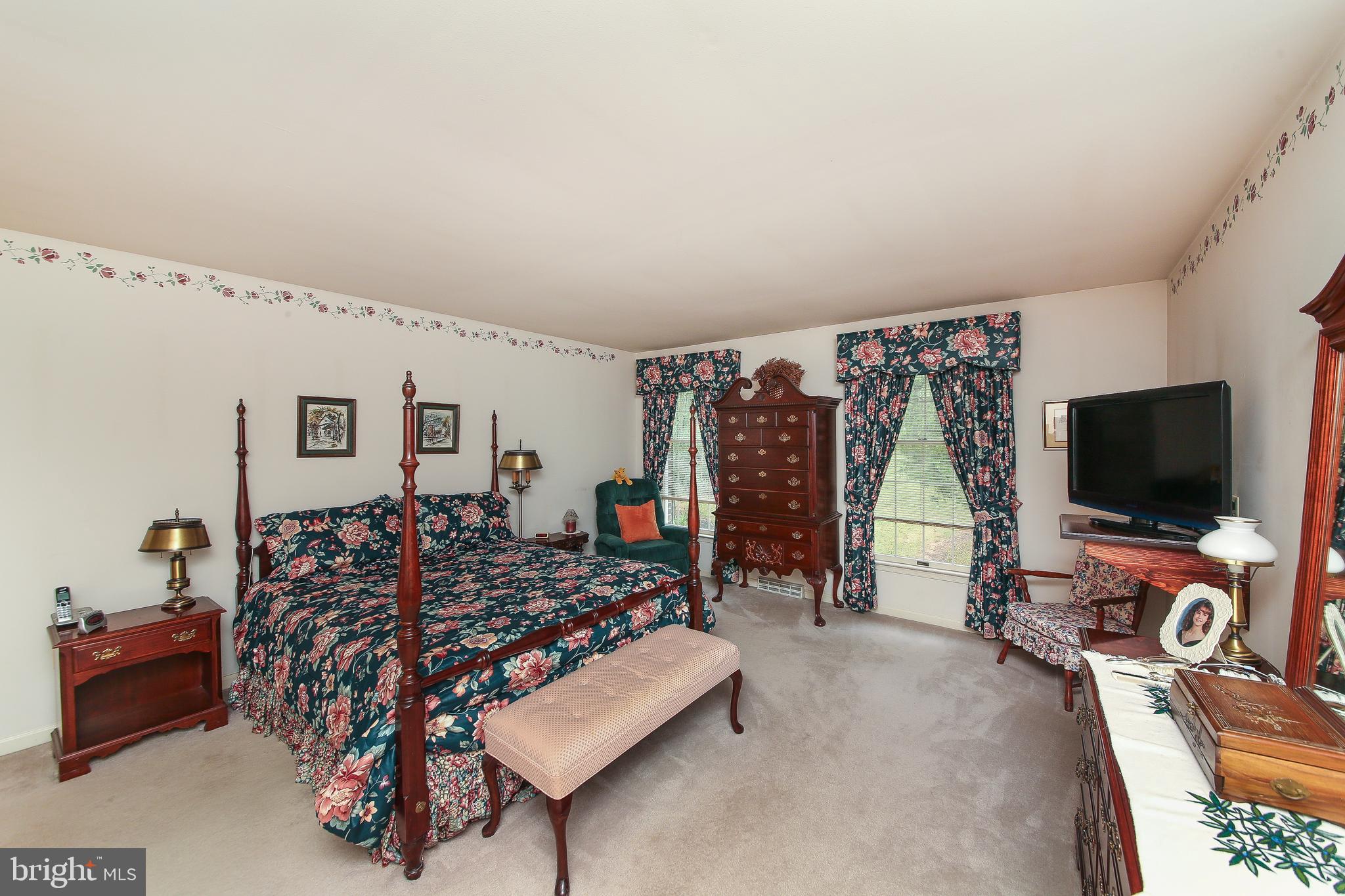 220 Woodhill Road Newtown, PA 18940 - Photo 18 of 28 Primary Bedroom