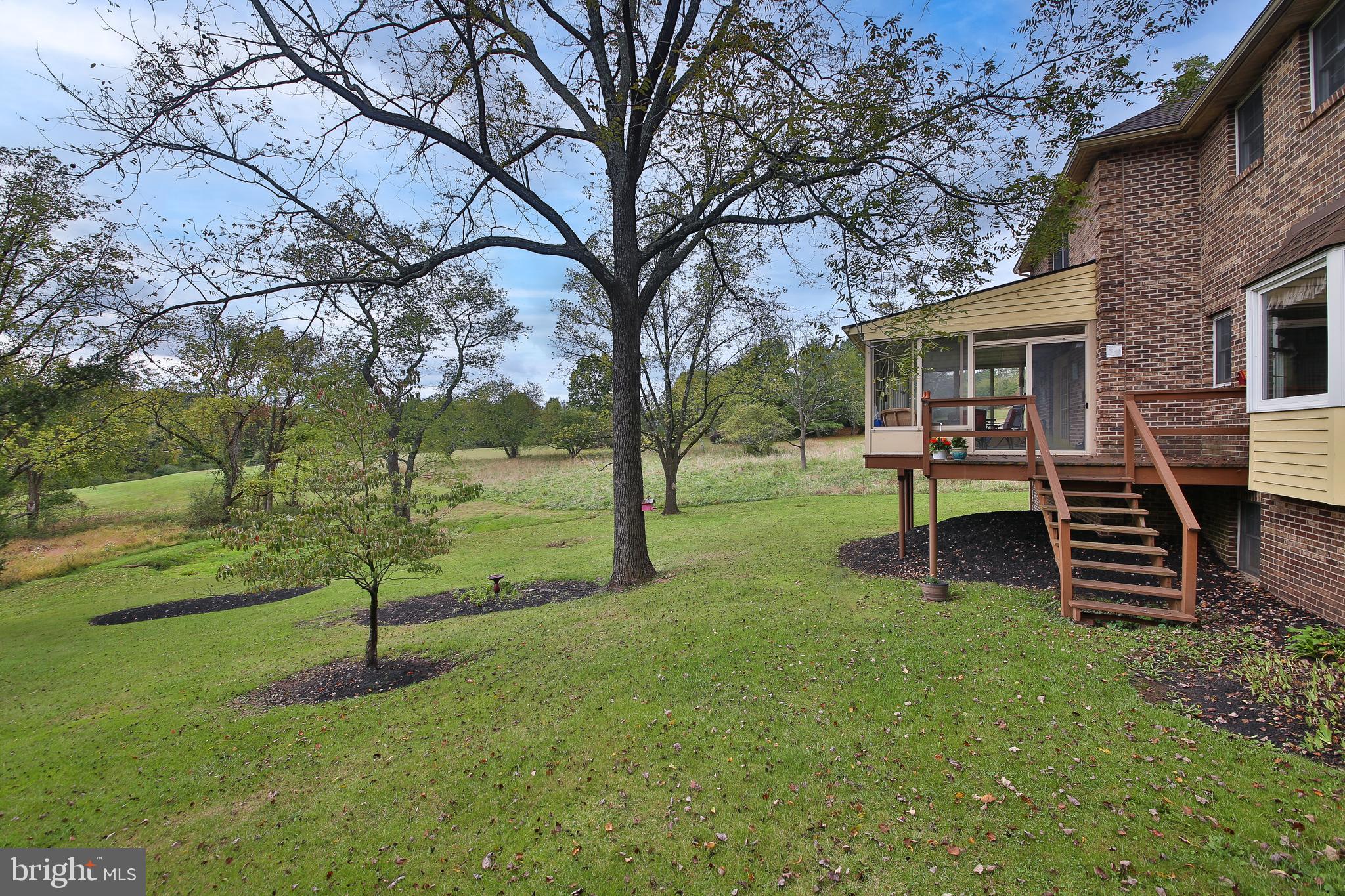 220 Woodhill Road Newtown, PA 18940 - Photo 4 of 28