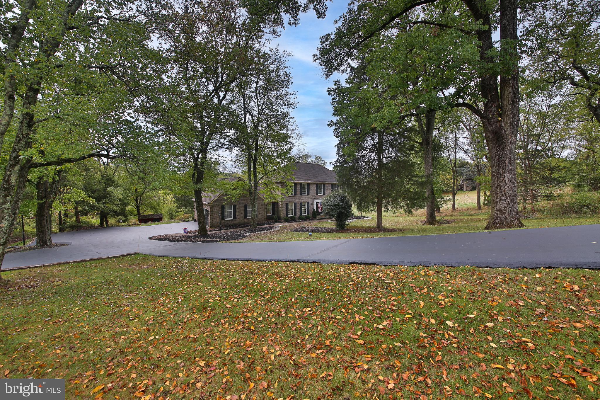 220 Woodhill Road Newtown, PA 18940 - Photo 5 of 28