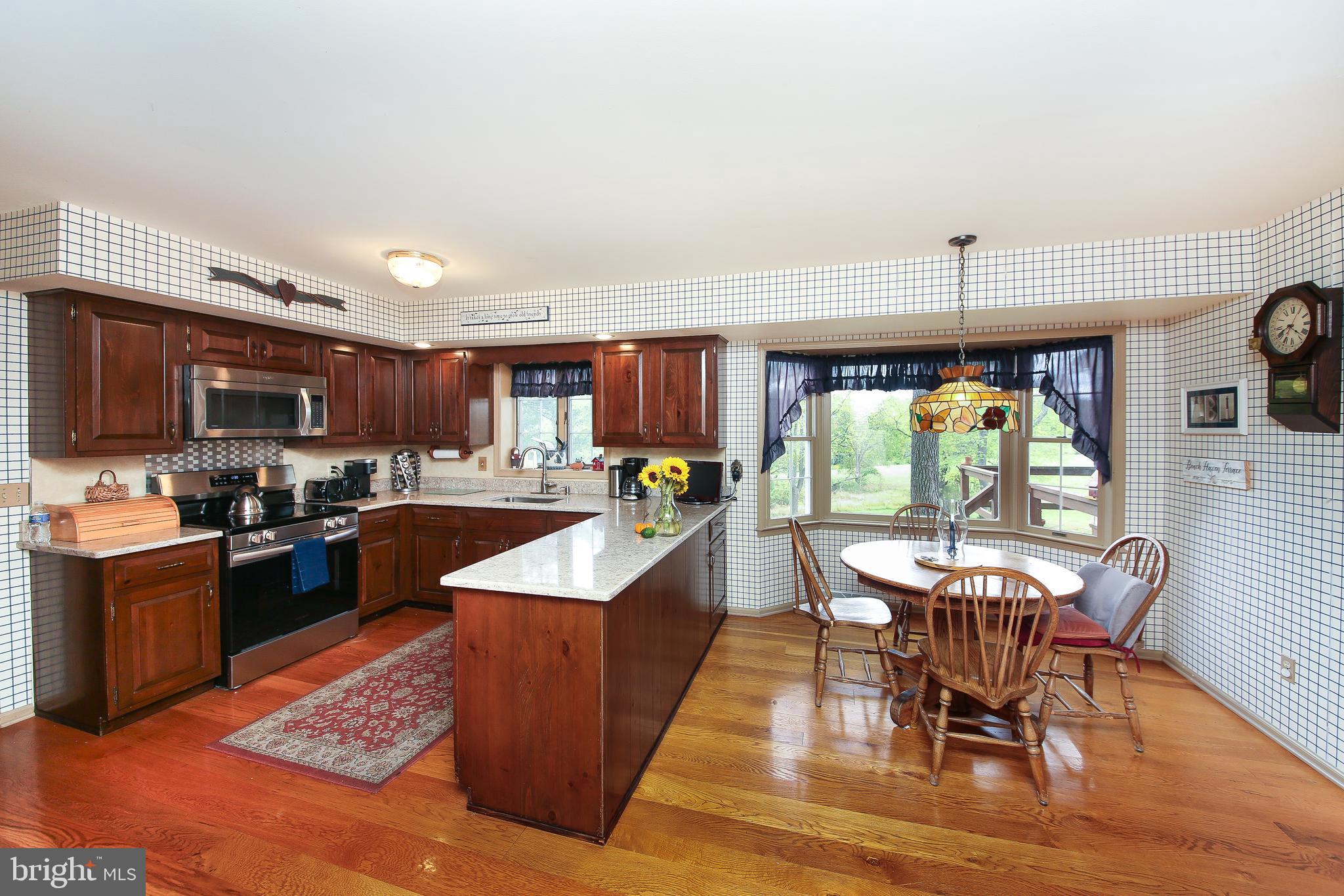 220 Woodhill Road Newtown, PA 18940 - Photo 8 of 28 Eat in Kitchen
