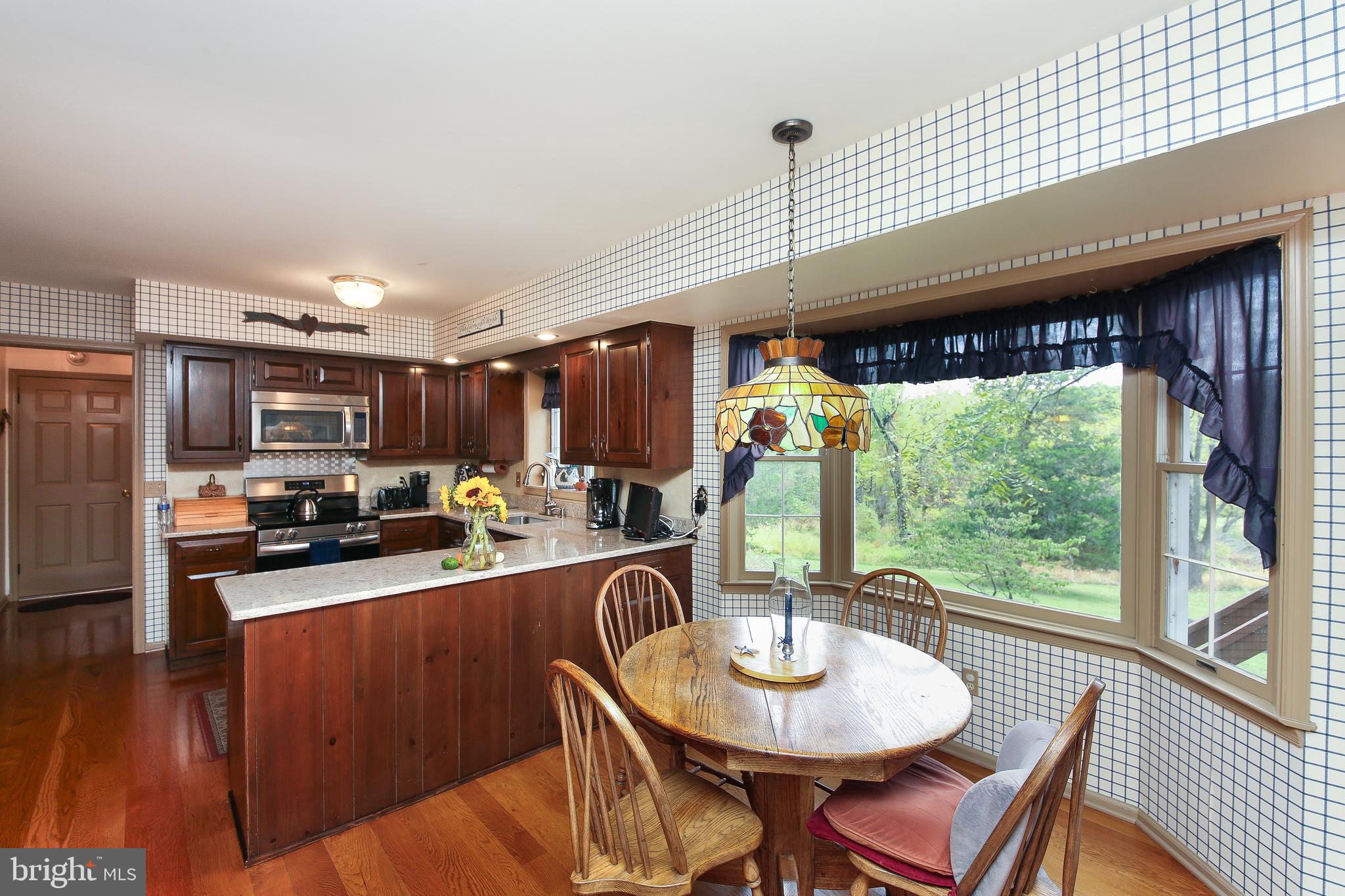 220 Woodhill Road Newtown, PA 18940 - Photo 9 of 28