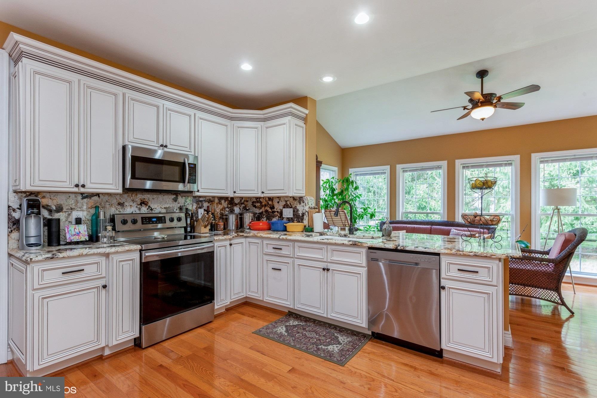 1762 Castle Rock Road Frederick, MD 21701 - Photo 10 of 39 Sun -lit Kitchen overlooking morning room